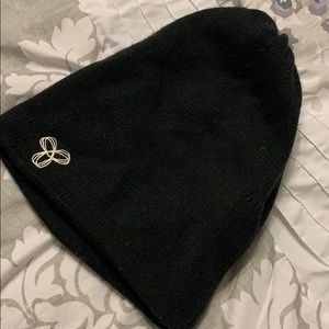 Tna Black beanie